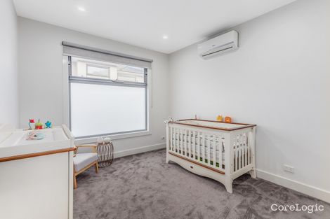 Property photo of 2/36 Boronia Grove Doncaster East VIC 3109