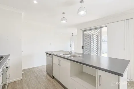 Property photo of 4 Caulfield Place Emerald QLD 4720