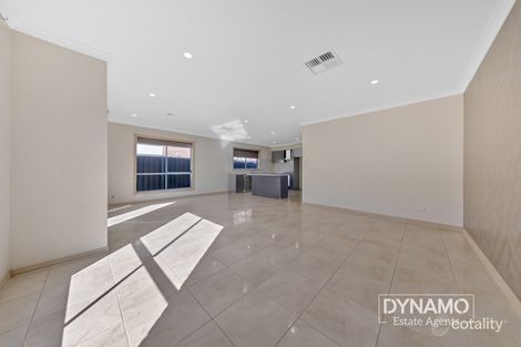 Property photo of 51 Kinglake Crescent Craigieburn VIC 3064
