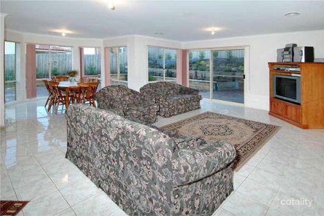 Property photo of 5 Glenmore Place Greenvale VIC 3059