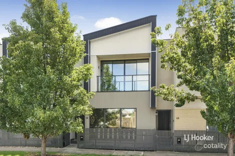 30 Paradise Pde, Point Cook, VIC 3030