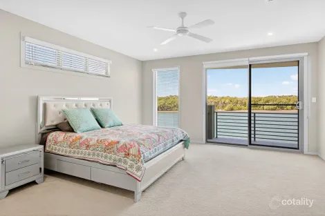 Property photo of 2080 The Circle Hope Island QLD 4212