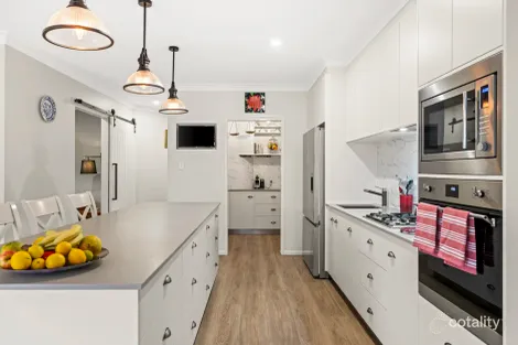 Property photo of 48 Fairweather Boulevard Highfields QLD 4352