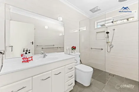 Property photo of 16 Clarence Avenue Keysborough VIC 3173