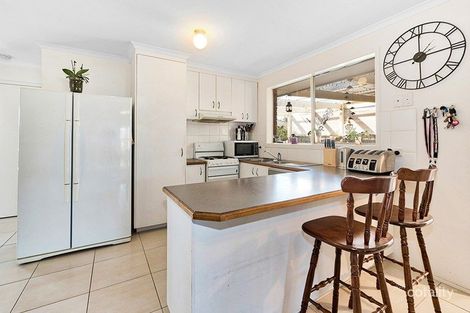 Property photo of 7 Nyah Place Cranbourne West VIC 3977