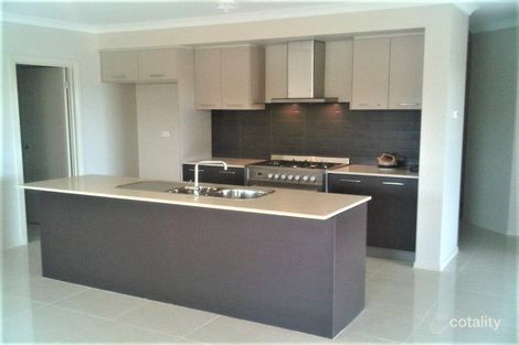 Property photo of 4 Bowmont Drive Derrimut VIC 3026
