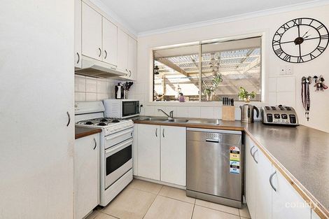 Property photo of 7 Nyah Place Cranbourne West VIC 3977