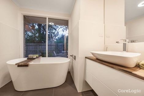Property photo of 12 Richborough Grove Ferntree Gully VIC 3156