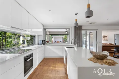 Property photo of 44 Watts Parade Mount Eliza VIC 3930
