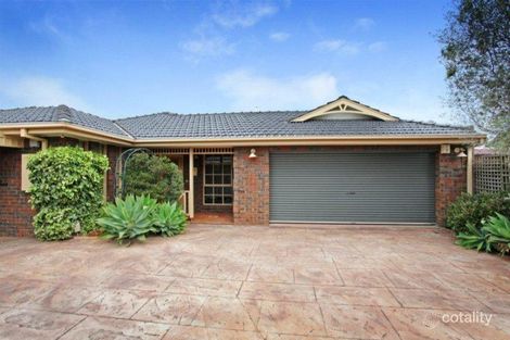 Property photo of 2/16 Paringa Drive St Albans VIC 3021