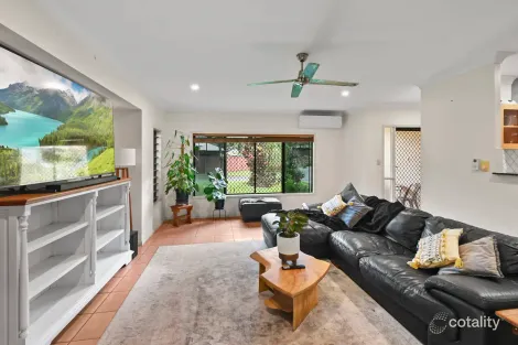 Property photo of 10 Pavetta Close Bentley Park QLD 4869