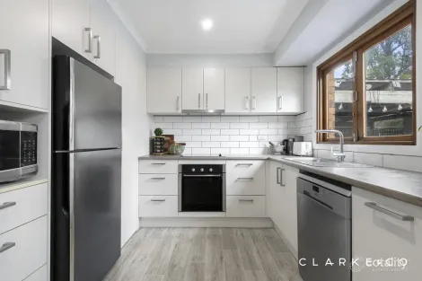 Property photo of 18 Pepler Place Thornton NSW 2322