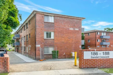 13/186-188 Sandal Cres, Carramar, NSW 2163