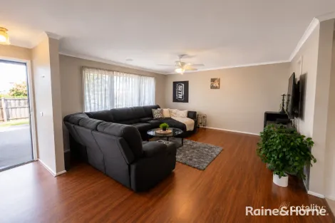 Property photo of 1/38 Cameron Way Pakenham VIC 3810