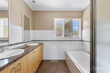 Property photo of 9 Therese Avenue Mount Waverley VIC 3149