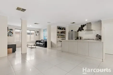 Property photo of 6 Ringtail Path Dawesville WA 6211