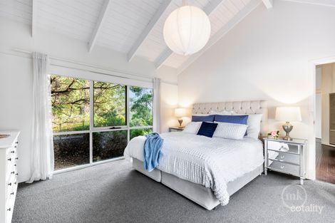 Property photo of 39 Warringah Crescent Eltham VIC 3095
