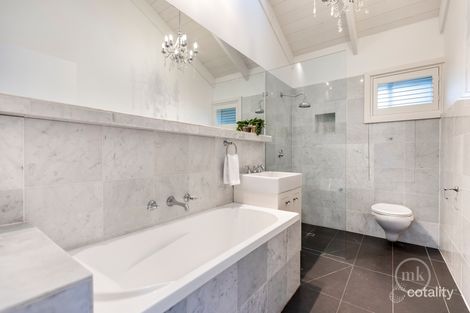 Property photo of 39 Warringah Crescent Eltham VIC 3095