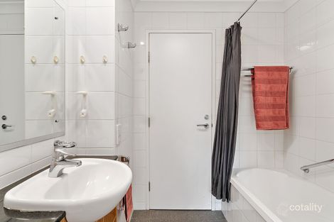 Property photo of 302/2 Akuna Street City ACT 2601