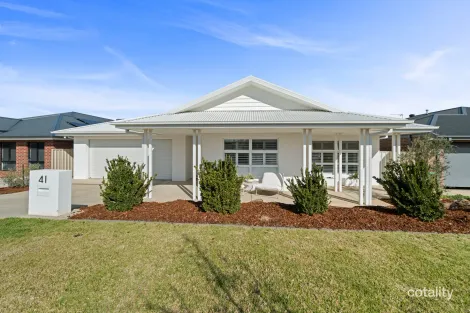Property photo of 41 Cootamundra Boulevard Gobbagombalin NSW 2650
