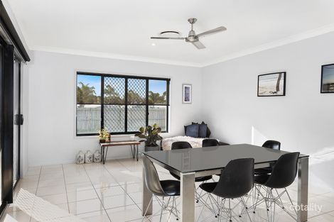 Property photo of 22 Riviera Way Mulambin QLD 4703