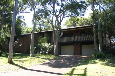 8 Debs Pde, Dudley, NSW 2290