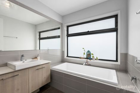 Property photo of 20 Tyro Street Ocean Grove VIC 3226