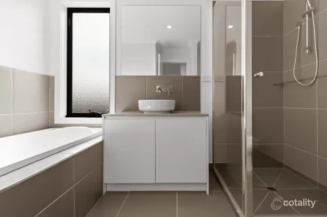 Property photo of 1 Cresthaven Road Tarneit VIC 3029