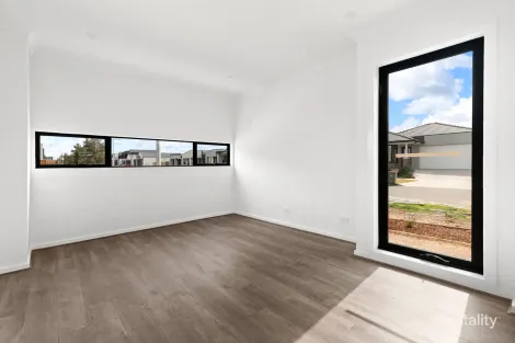 Property photo of 1 Cresthaven Road Tarneit VIC 3029