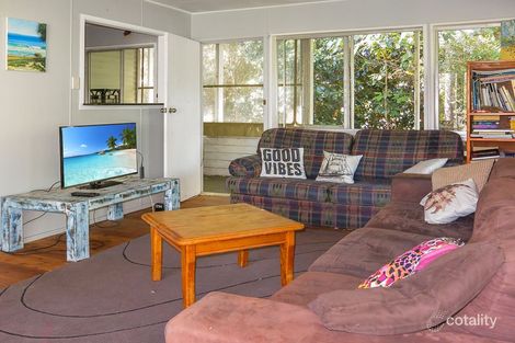 Property photo of 40 Karboora Drive Point Lookout QLD 4183