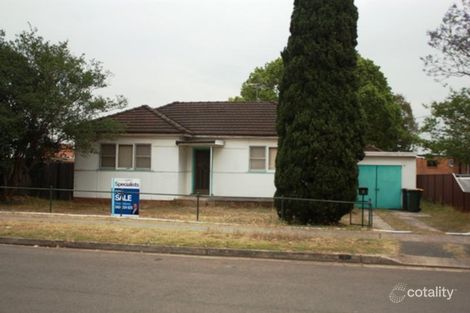 5 Surrey St, Minto, NSW 2566