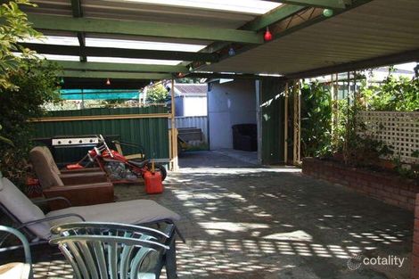 Property photo of 11 Avon Crescent Viveash WA 6056
