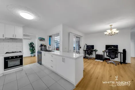 Property photo of 122 Robinsons Road Deer Park VIC 3023