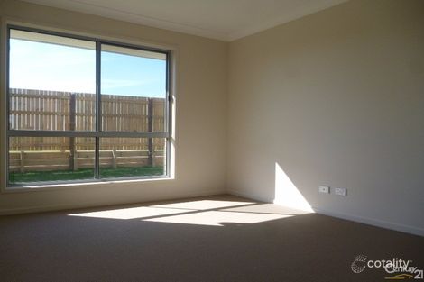Property photo of 25 Bounty Circuit Eli Waters QLD 4655
