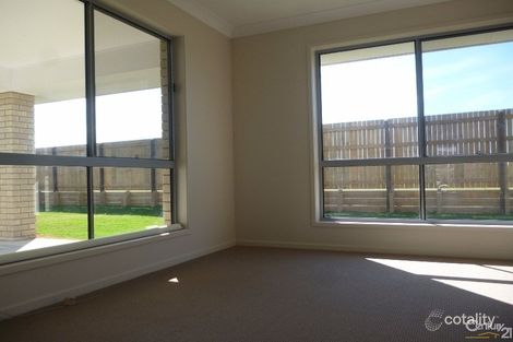 Property photo of 25 Bounty Circuit Eli Waters QLD 4655