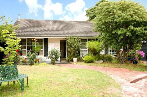 14 Redbourne Ave, Mount Eliza, VIC 3930