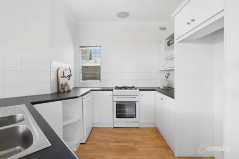 Property photo of 32 Featherstone Circuit Greenwith SA 5125