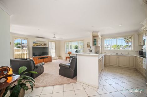 Property photo of 11 Thora Close Forster NSW 2428