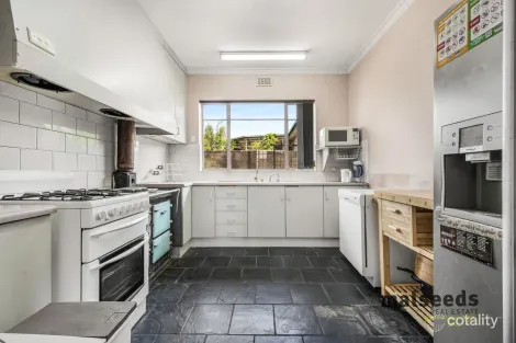 Property photo of 1 Sinclair Street Mount Gambier SA 5290