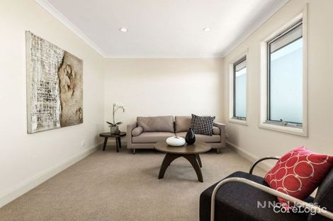 Property photo of 2/340 George Street Doncaster VIC 3108