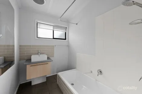 Property photo of 18 Kent Street Benalla VIC 3672