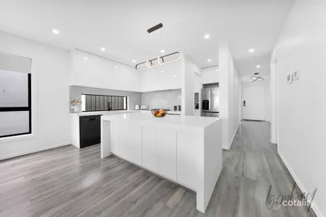 Property photo of 5 Babylon Road Mickleham VIC 3064