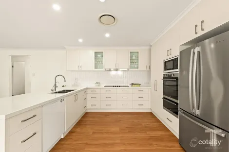 Property photo of 6 Coventry Circuit Carindale QLD 4152