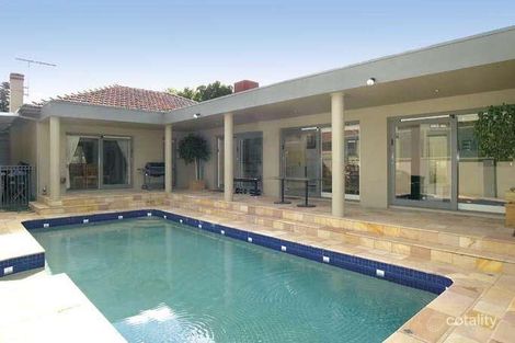 Property photo of 21 Hayes Road Strathmore VIC 3041