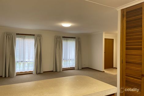 Property photo of 1/23 Nabilla Crescent Strathdale VIC 3550