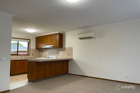 Property photo of 1/23 Nabilla Crescent Strathdale VIC 3550