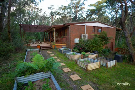 Property photo of 122 Waratah Road Wentworth Falls NSW 2782