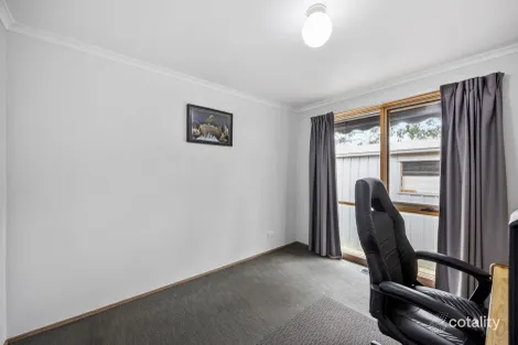 Property photo of 23 Florence Avenue Berwick VIC 3806