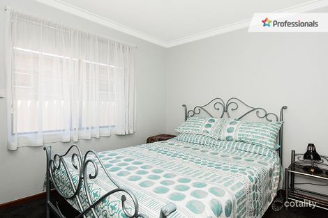 Property photo of 106 Fifth Road Armadale WA 6112