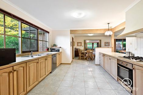 Property photo of 19 Macka Avenue Greensborough VIC 3088